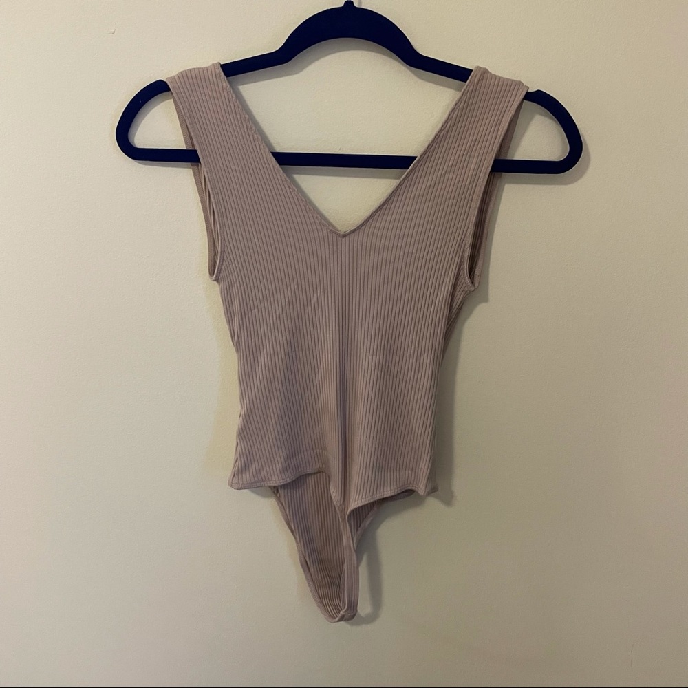 Aritzia Babaton Lido Bodysuit in light pink/purple - Picture 3 of 3